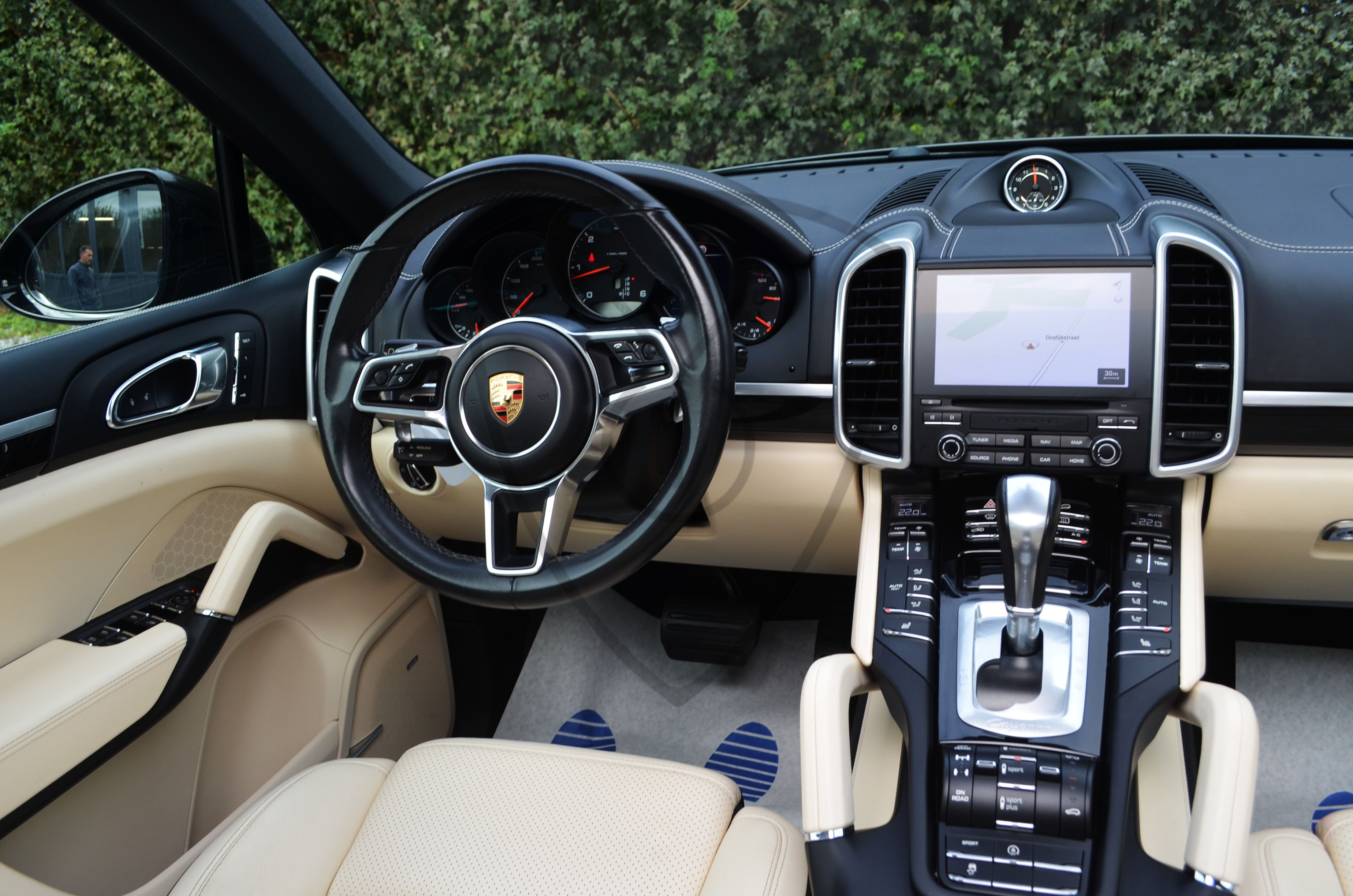 PORSCHE CAYENNE — image 20